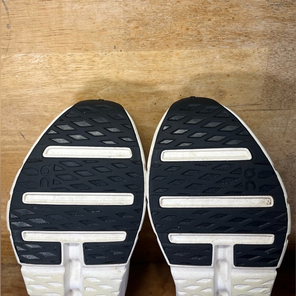 On CloudTilt LIGHTWEIGHT Womens Size 10 Running Shoes Sneakers Black Ivory - Picture 10 of 12